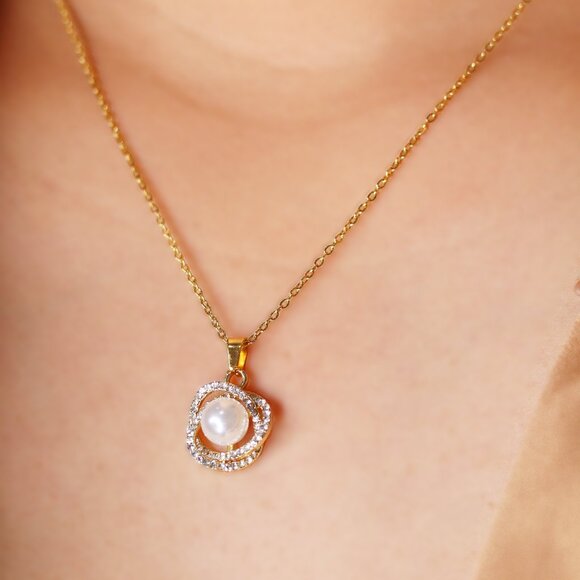 Charming Pearl Drop Necklace - Perfect for Any Occasion - Picture 1 of 2